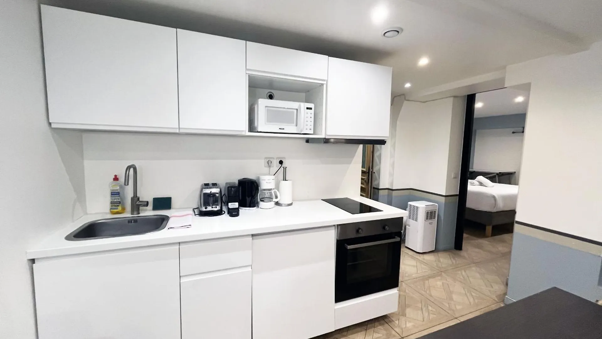 Urban Flat 86 - Charming Paris Central Flat 0*,  France